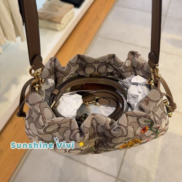 NWT COACH Faye Shoulder Bag Signature Jacquard With Floral Embroidery cdz02 - Picture 6 of 10